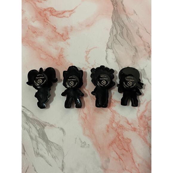 L.O.L. SURPRISE Set Of 4 JIBBITZ Girls Trendy CROCS LOL Fun Footwear Charms CUTE - Picture 6 of 6